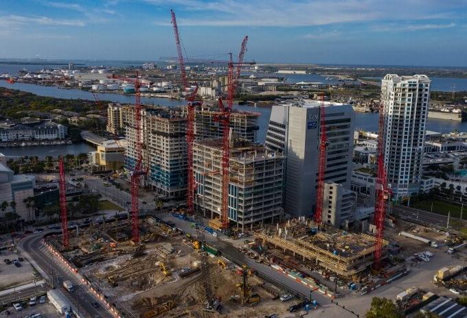 Potain-fleet-helps-construct-large-scale-housing-development-in-Tampa-1.jpg